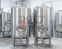 15BBL En Acier Inoxydable Commercial Artisanat Bière Équipement Brite Réservoir / Réservoir Secondaire Sanitaire à Vendre